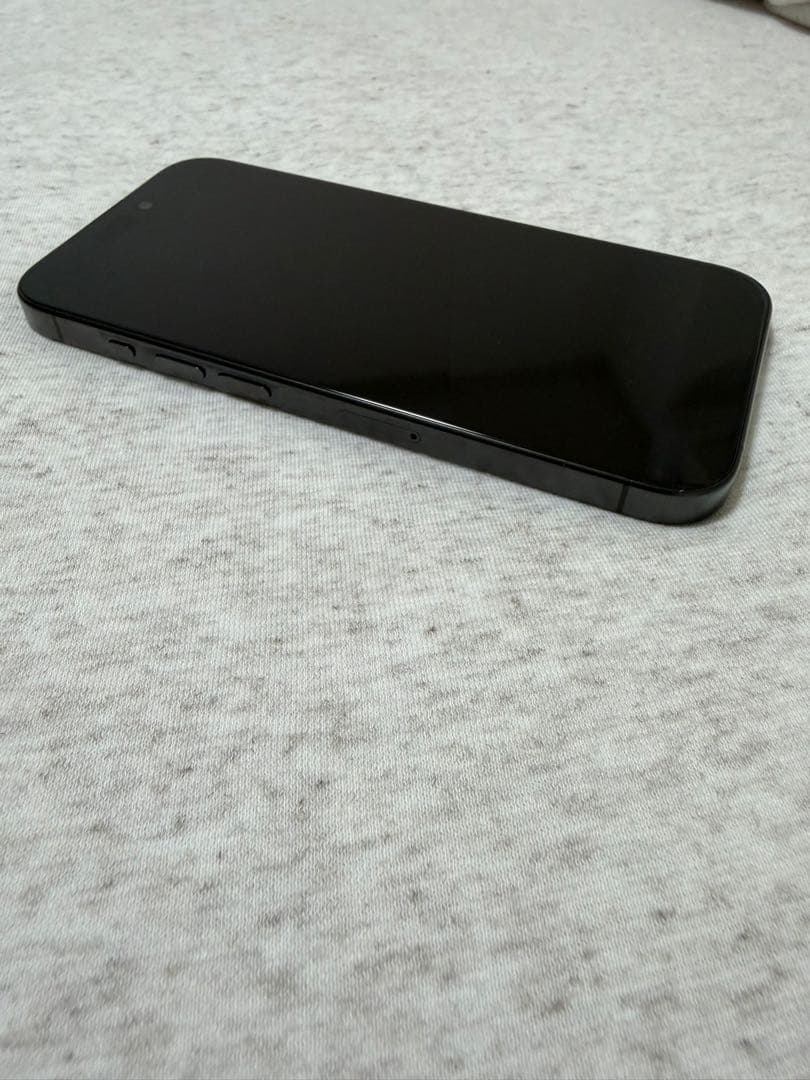 iPhone 15 Pro ブラックチタニウム 256GB