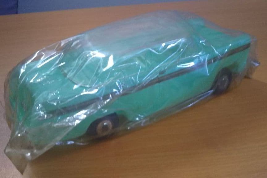 年始セール。珍品 セドリック 縦目 ポリ製 ブリキ