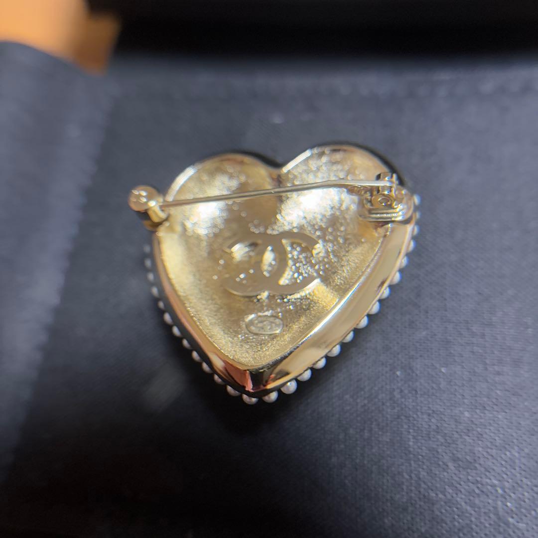 CHANELシャネルハートブローチ