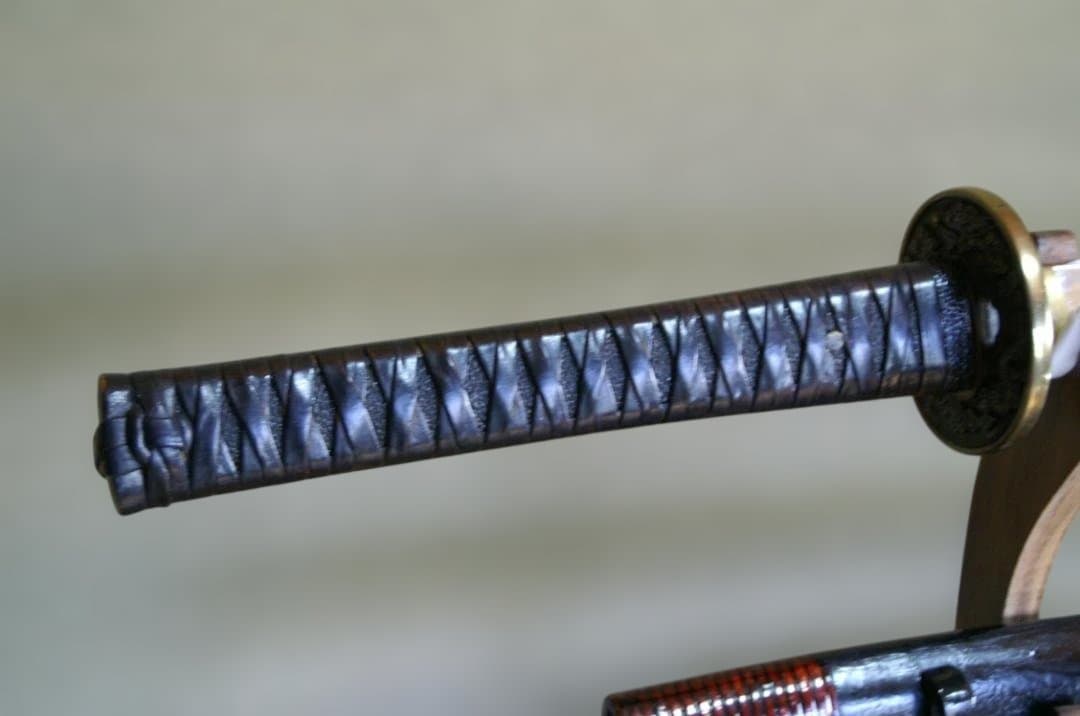 1月は年金無い、　投売　模擬刀　 黒革巻柄　腰藤巻　変わり塗鞘　７１.５cm