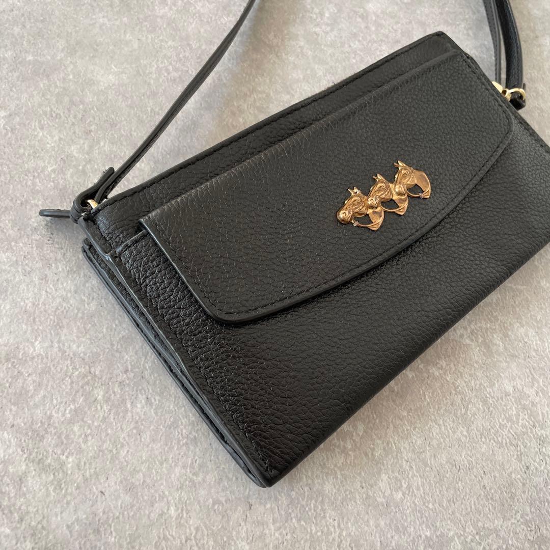 美品 イアパピヨネ Brooklyn Charm馬チャームウォレットショルダー