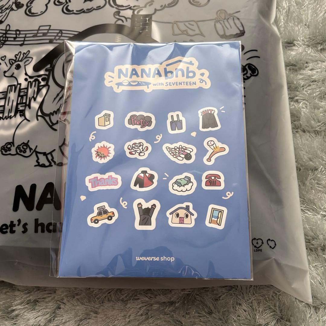 ナナ民泊 SEVENTEEN ジップアップフーディー Mサイズ