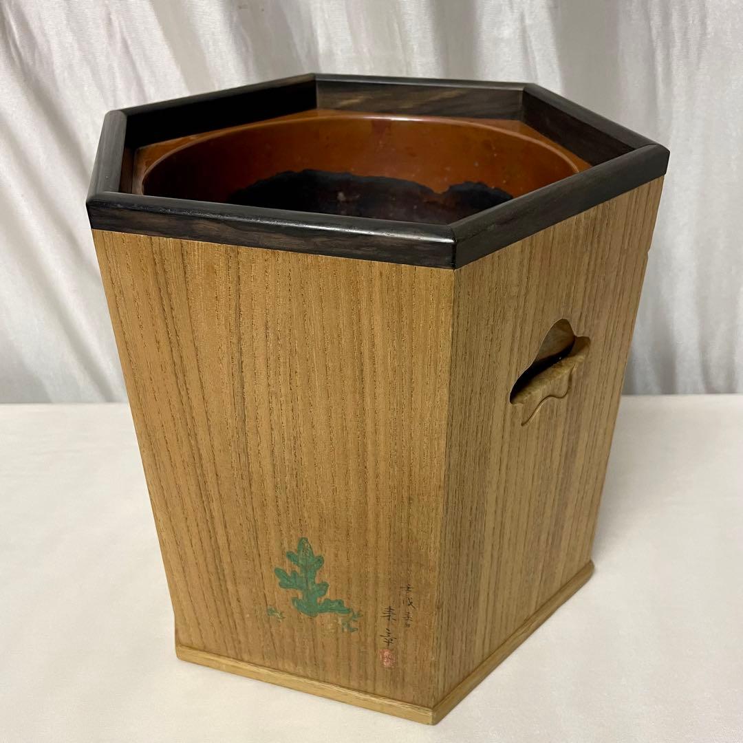 桐六角箱火鉢 (壬戌 春日 来章)