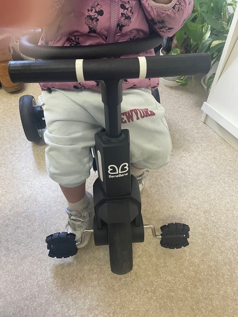 ベネベネ　オールインワン　三輪車　折りたたみ　ペダル付き　チャコール