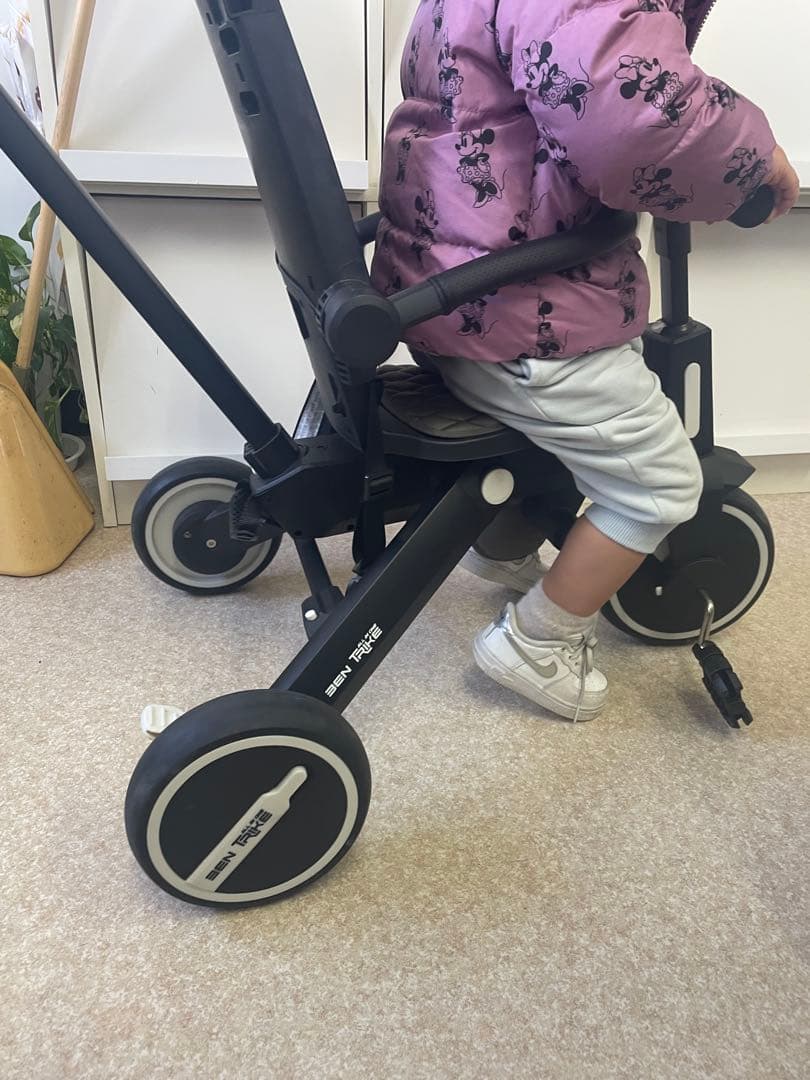 ベネベネ　オールインワン　三輪車　折りたたみ　ペダル付き　チャコール