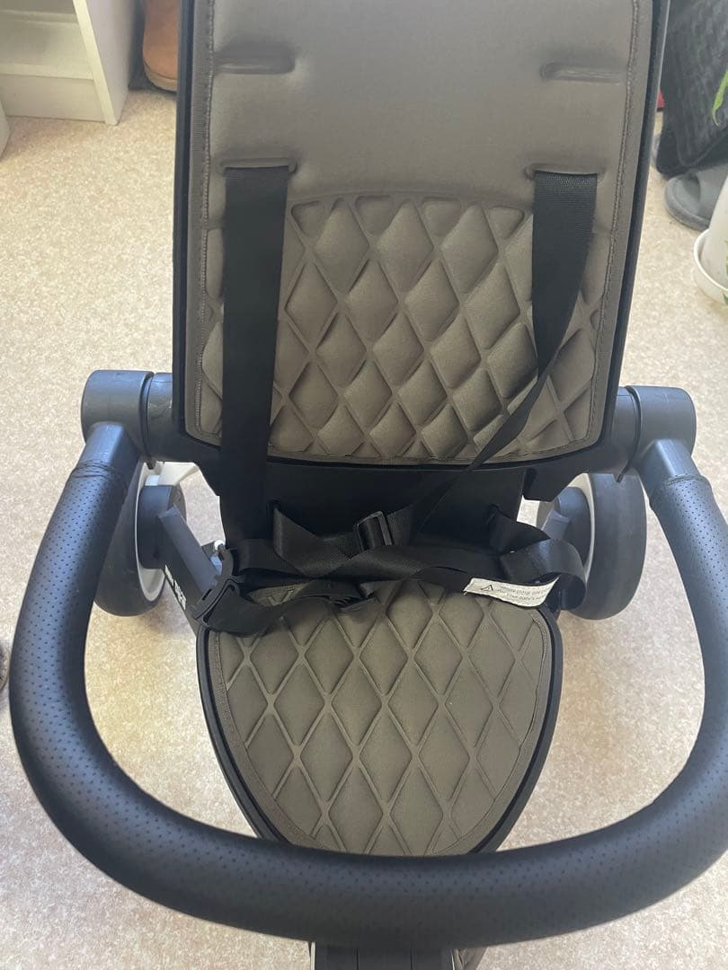 ベネベネ　オールインワン　三輪車　折りたたみ　ペダル付き　チャコール