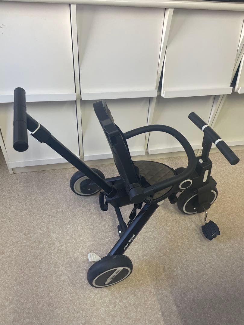 ベネベネ　オールインワン　三輪車　折りたたみ　ペダル付き　チャコール