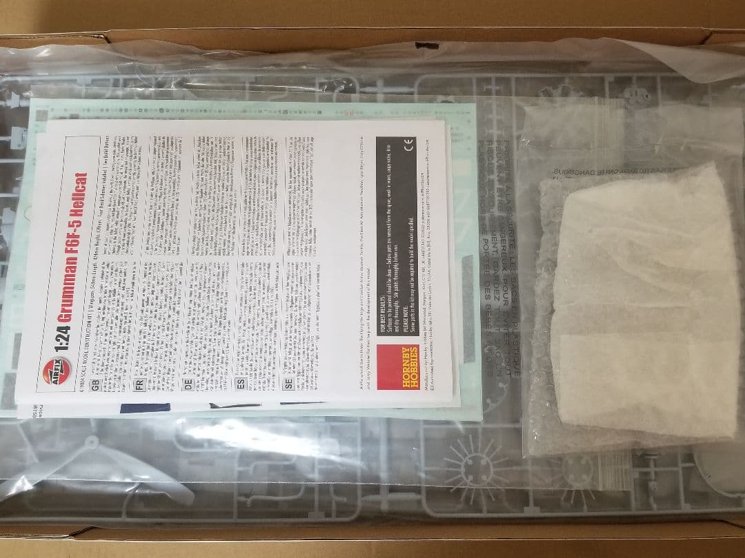 エアフィックス　グラマン　F6F-5　ヘルキャット　1/24　プラモデル