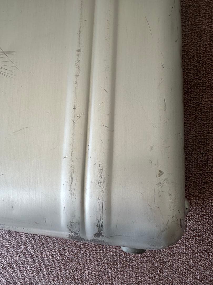 ゼロハリバートンシルバー キャリーケース 2輪 ハンドル付き