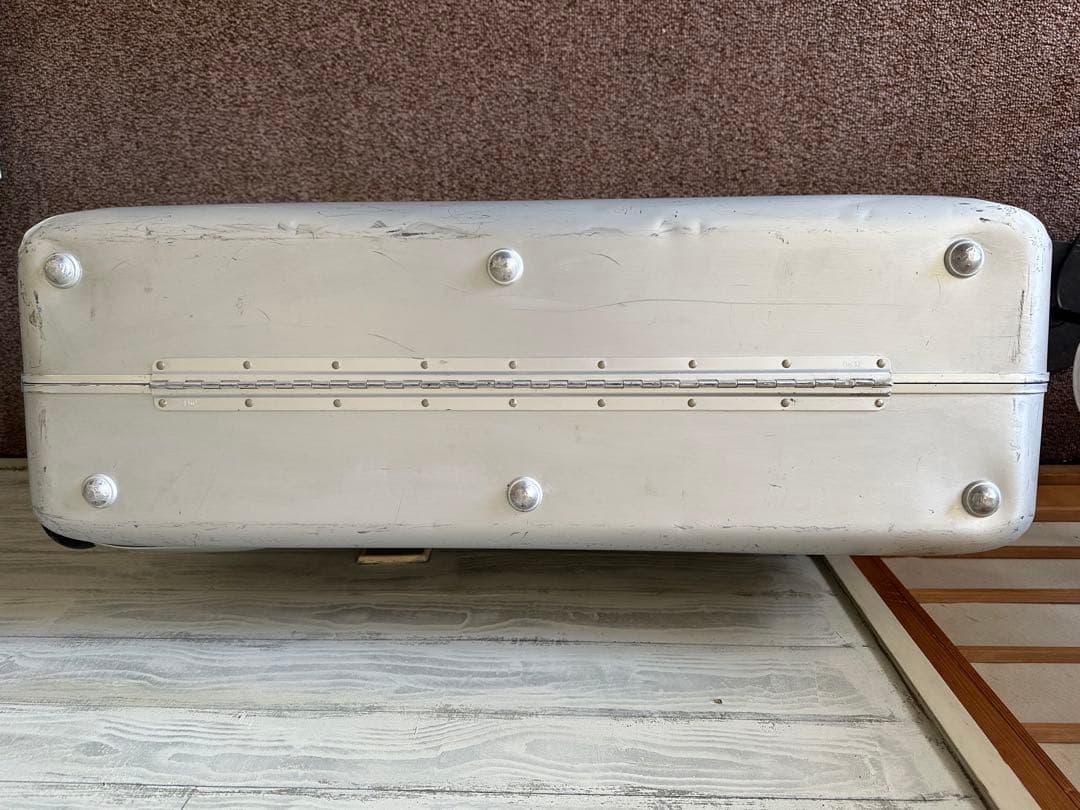 ゼロハリバートンシルバー キャリーケース 2輪 ハンドル付き