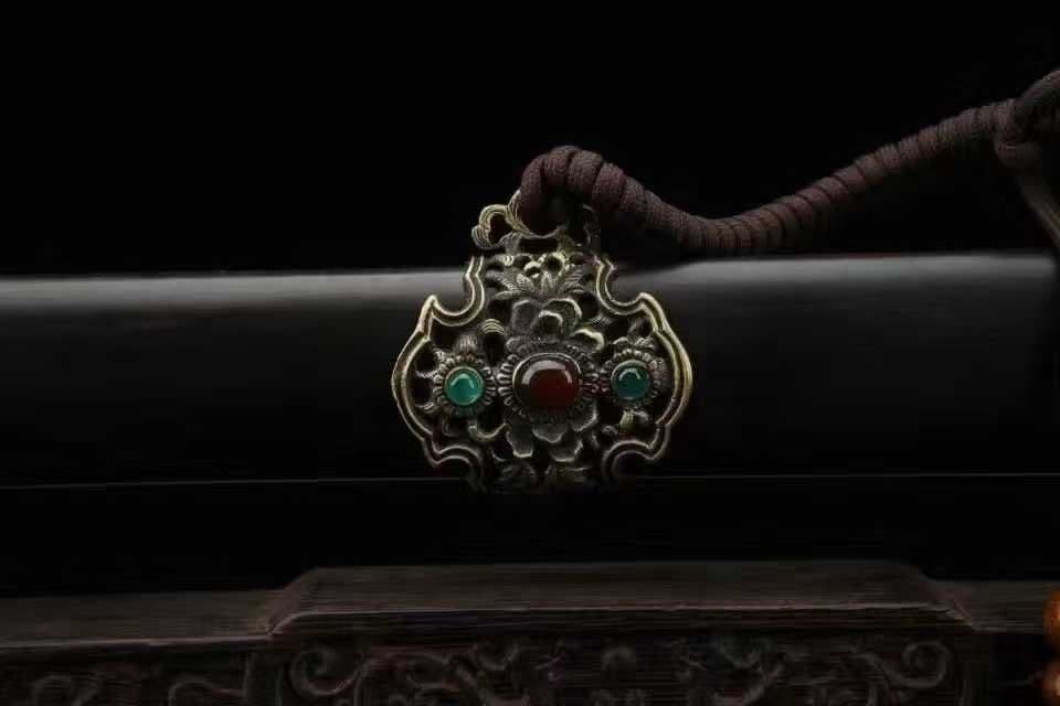 【吟春剣】 古兵器 武具 刀装具 日本刀　模造刀 居合刀 武士道 鑑賞用 美術刀