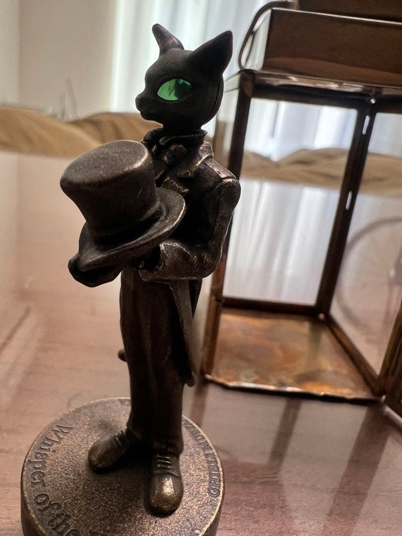 ジブリ　バロンブロンズ像