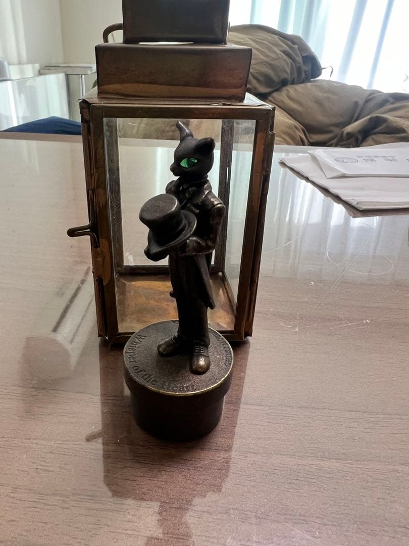 ジブリ　バロンブロンズ像