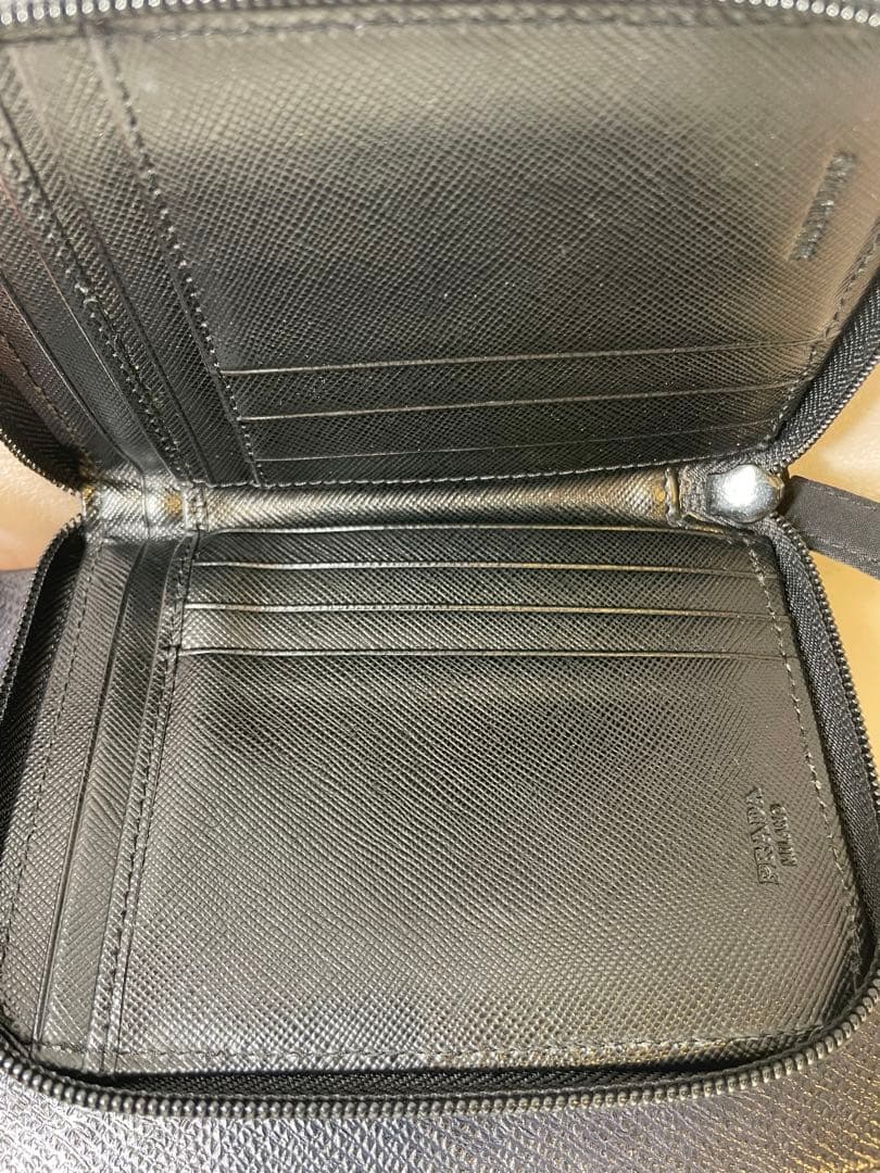 【新品未使用】PRADA プラダ ブラック 黒 ウォレット ラウンドファスナー