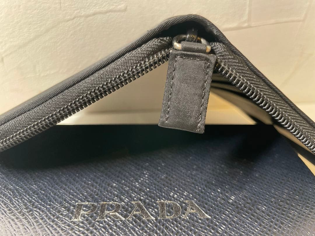 【新品未使用】PRADA プラダ ブラック 黒 ウォレット ラウンドファスナー