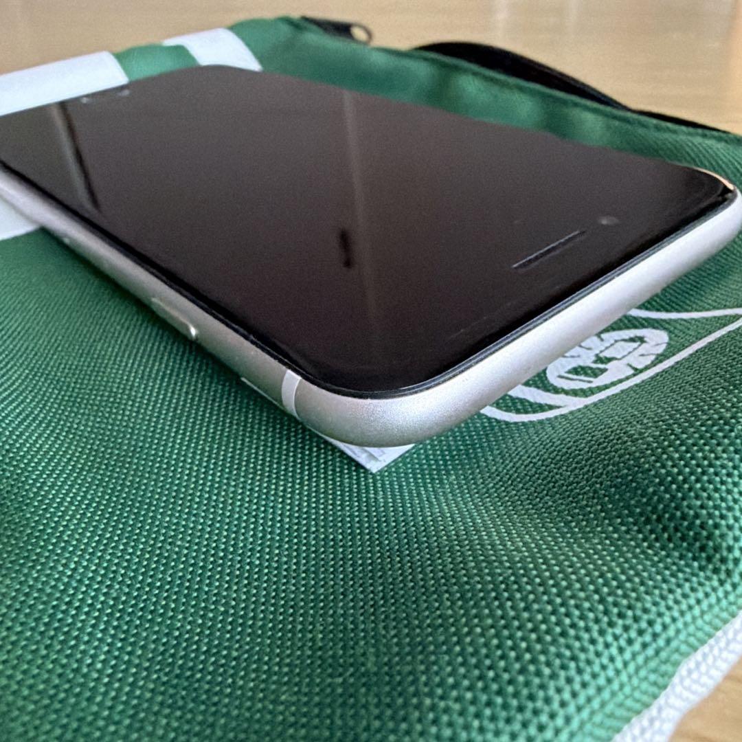 美品！ iPhone SE3 256GB ホワイト バッテリー87% とても綺麗