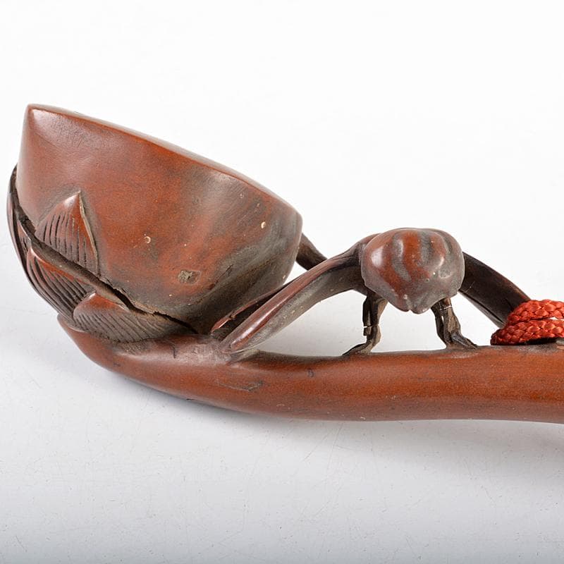 中国　唐木黄楊木彫刻　蓮の実に蜻蛉　如意　時代箱付　M　R5606