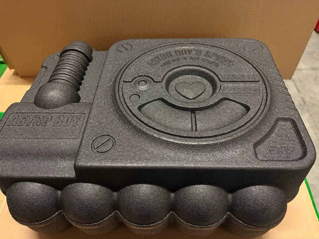 【完売品】鉄腕アトム レッドエディション スペシャルパッケージ（Qi2対応）