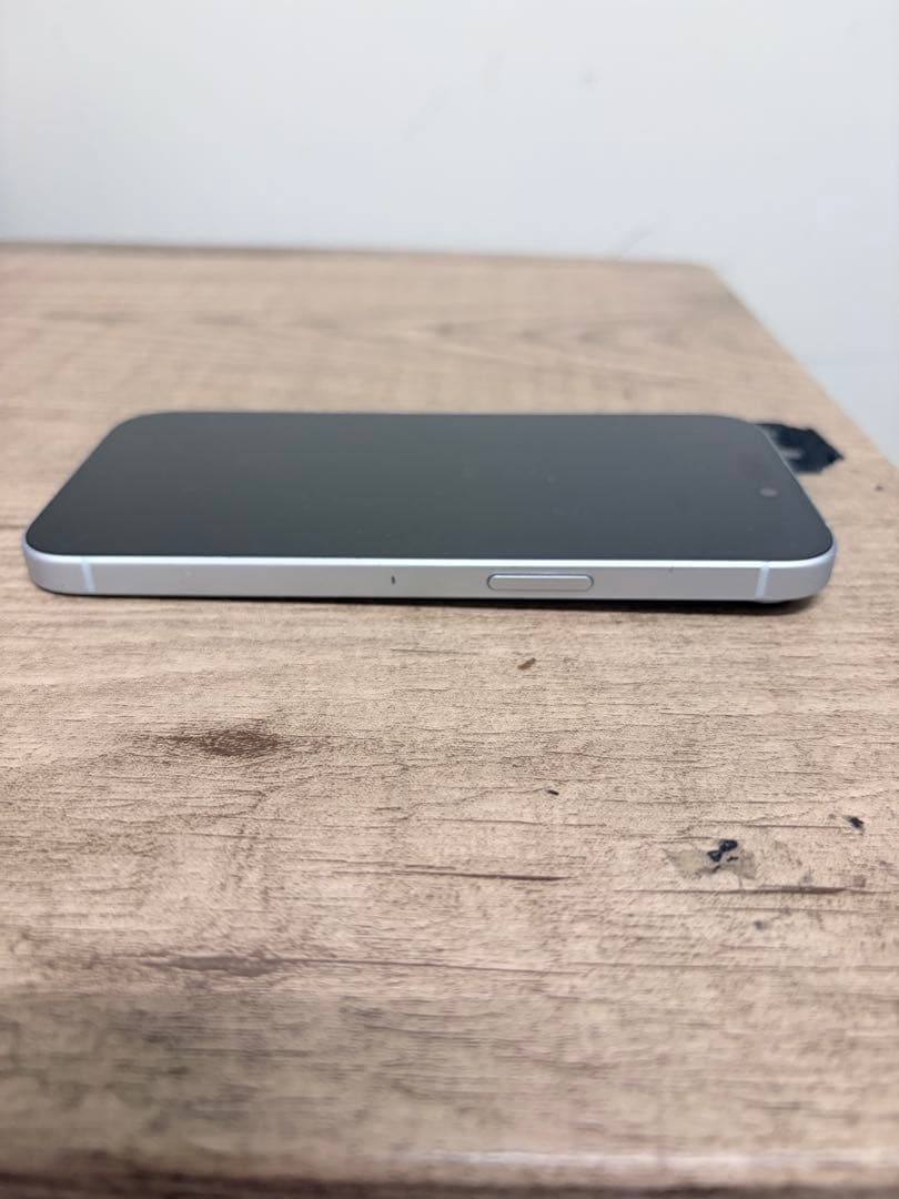 Apple iPhone 15 ブルー