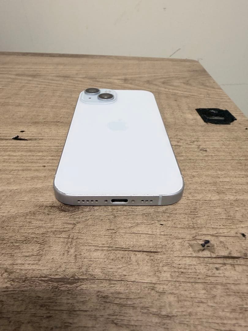 Apple iPhone 15 ブルー