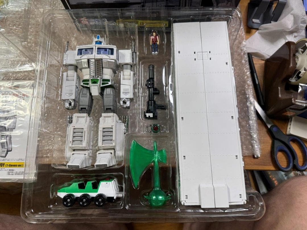 MP-711 コンボイ 2.0 7/11 Ver. 開封のみ未使用 完品