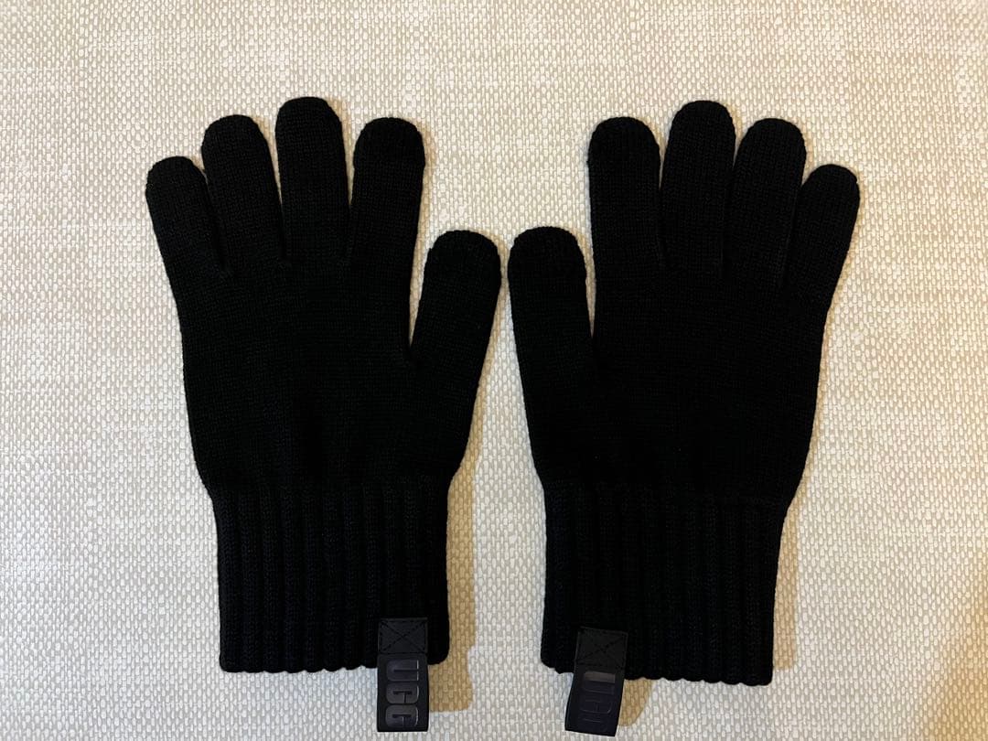 【新品】UGG ブラック 手袋 スマートフォン対応 ショッパー付