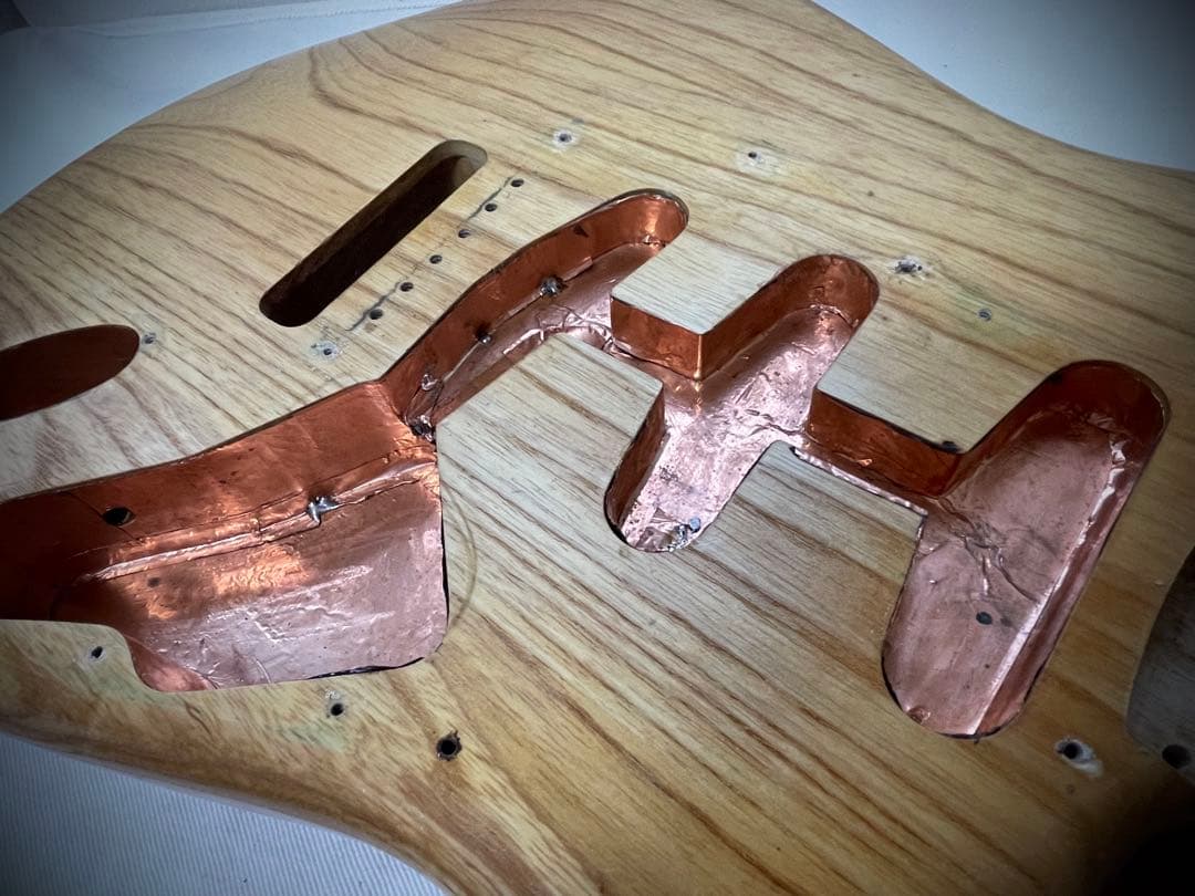 【ボディーのみ】アッシュ材 ストラトタイプ