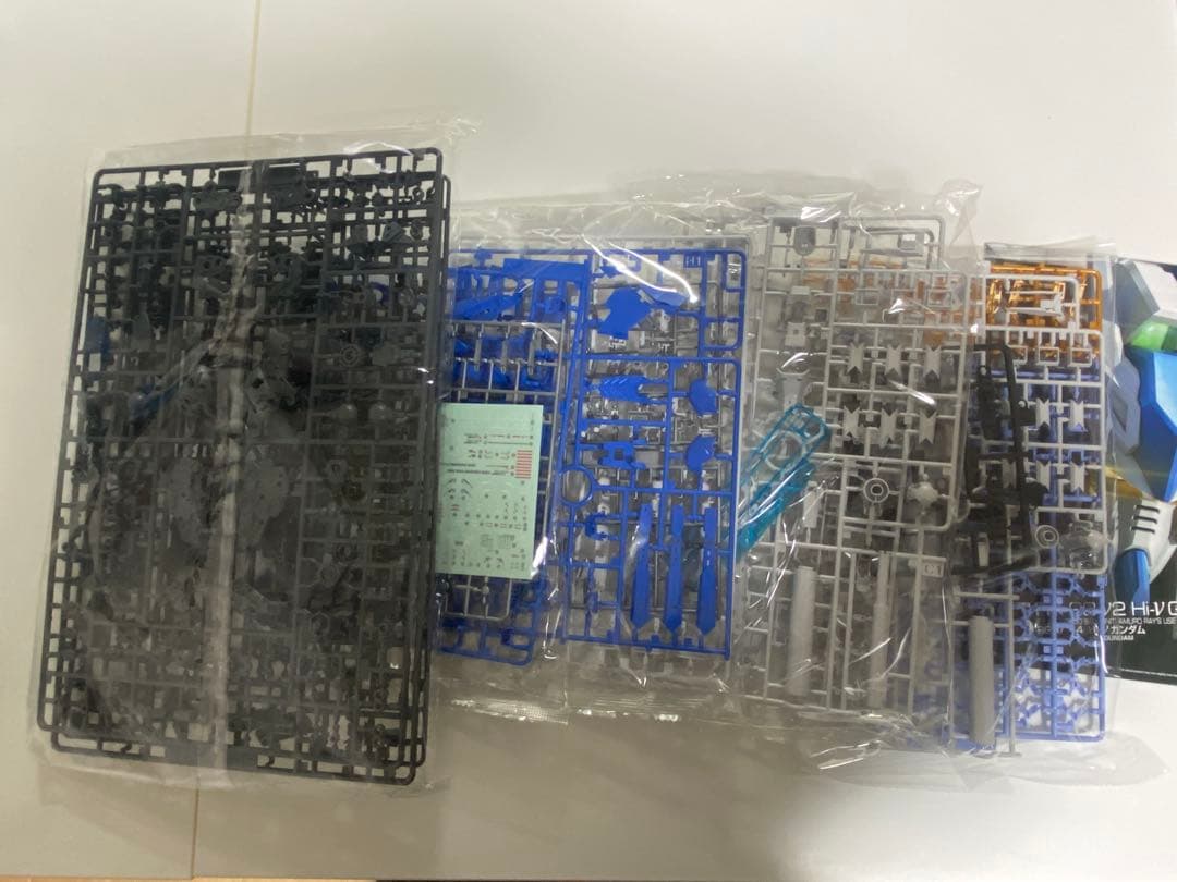 ロボット RG RX-93-V2 Hi-V Gundam 1/144