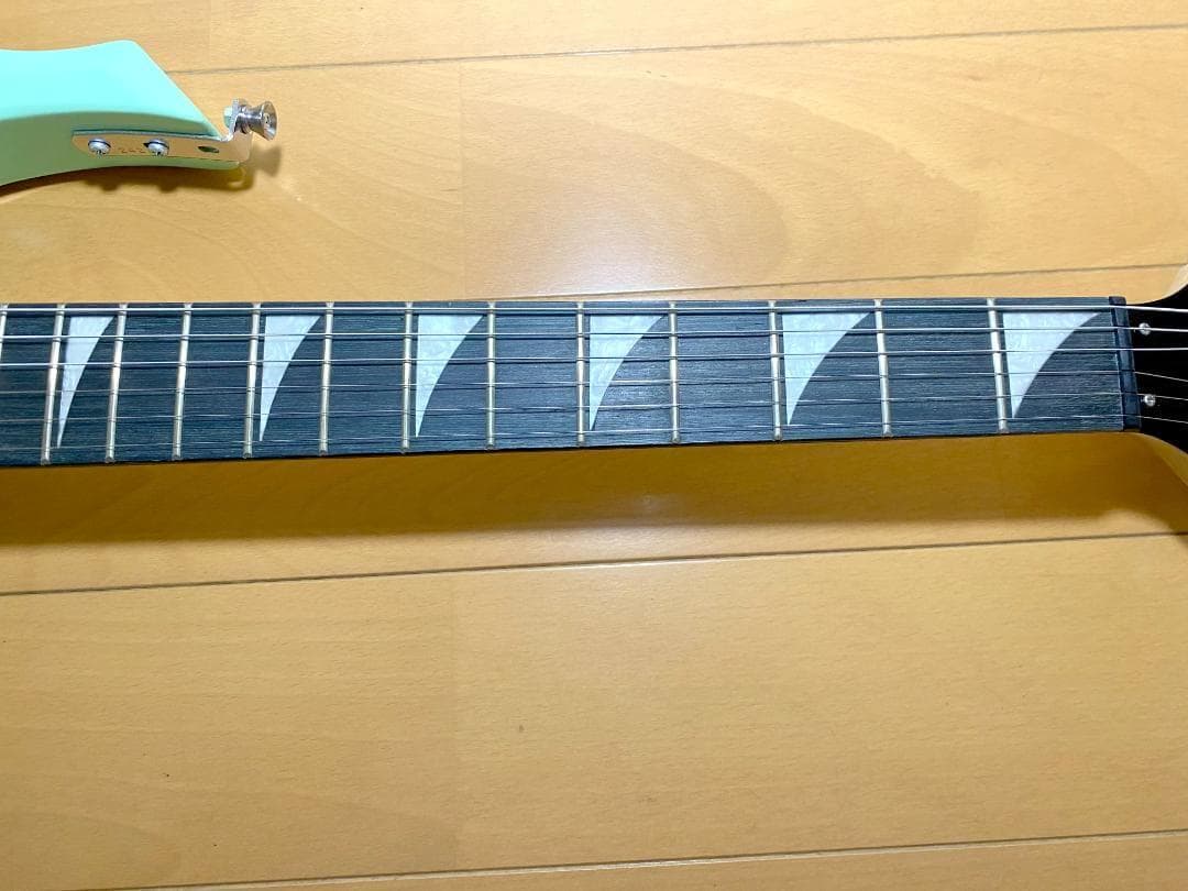 変形タイプ　エレキギター 　サーフグリーン　シンクロナイズドトレモロ