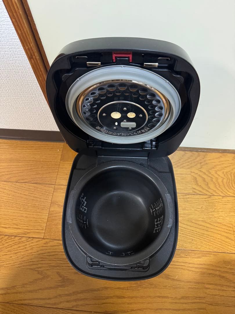 TIGER タイガー　炊飯器　JPI-10SC 2023年製