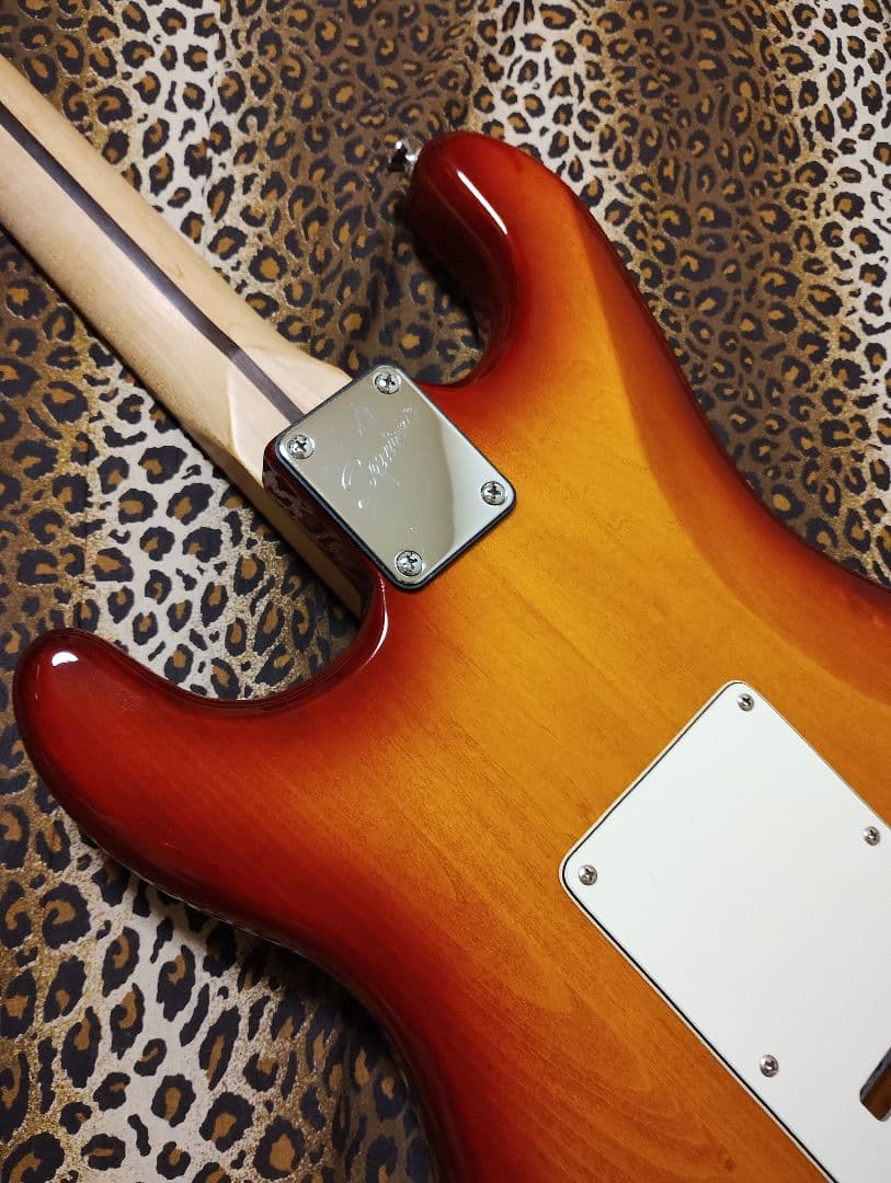 Squier by Fenderカスタムストラト/虎目ボディ＆ラージヘッド/美品