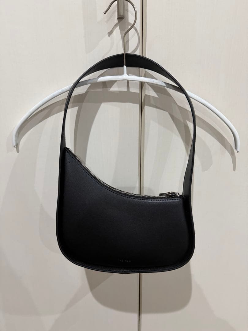 The Row Half Moonレザーバッグ　ザロウ ハーフムーン