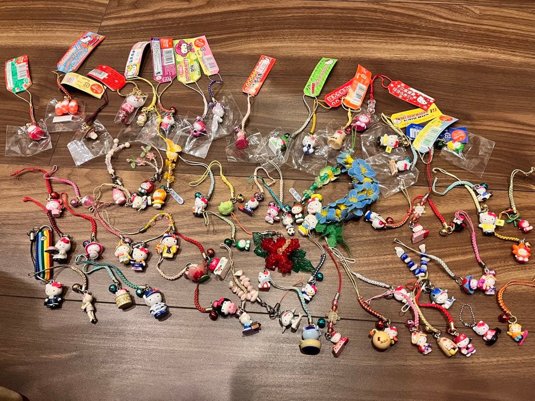 最終値下げ ご当地ハローキティ ストラップ セット 64個セット