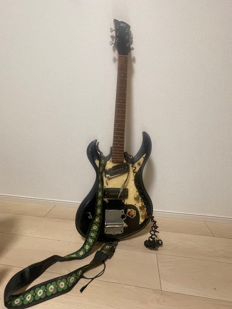 g*e様 エレキギター 黒 ストラップ付き