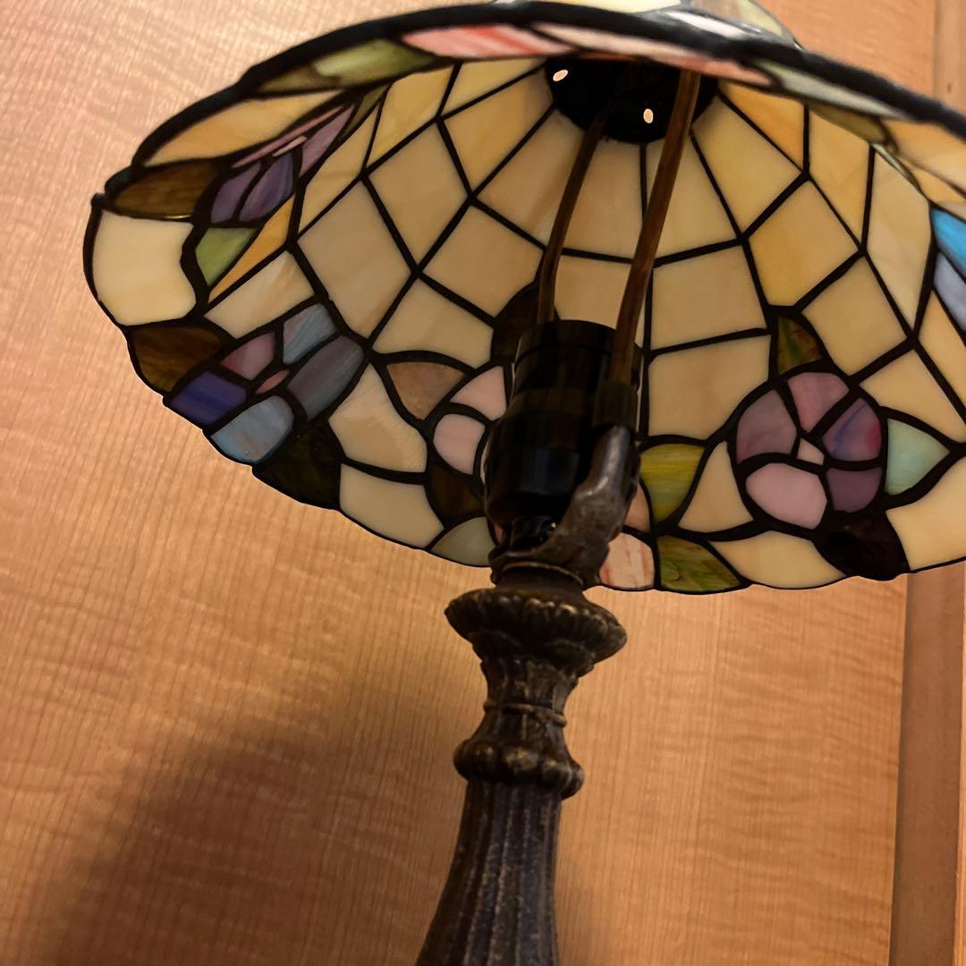 輸入雑貨　ティファニースタイル　エレガント　ステンドグラス　テーブルランプ 花柄