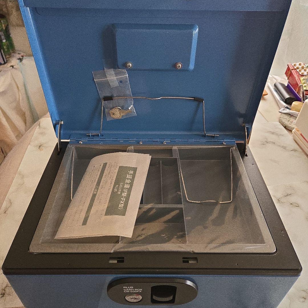 PLUS 手提げ金庫 CB-030FX