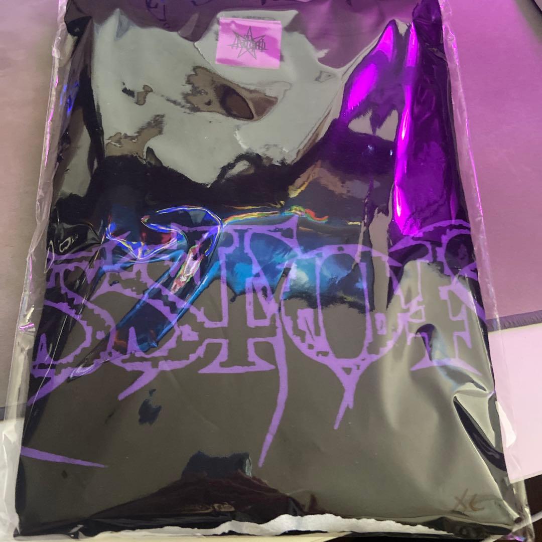 Loin armis asstoro tシャツ