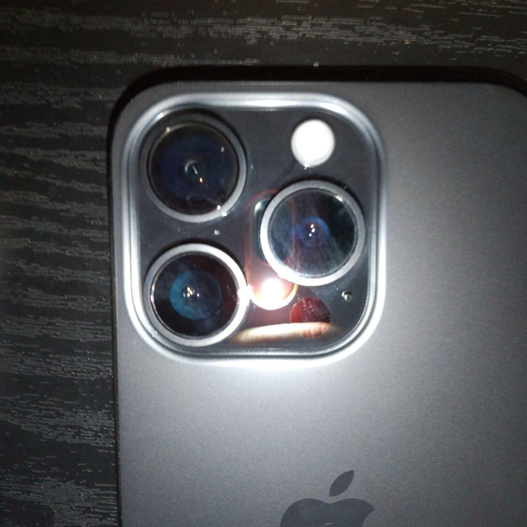 超美品 iPhone15pro ブラックチタニウム 256gb