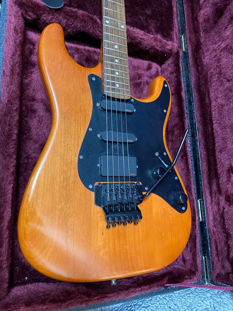 VARITA VST001 ヴァリータ　ストラト　SSH EMG フロイドローズ