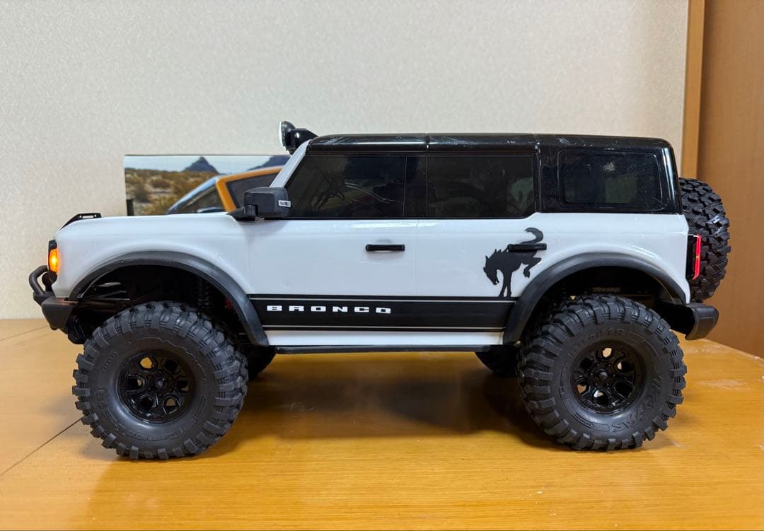 traxxas trx-4 bronco トラクサス 純正ライトユニット付き。