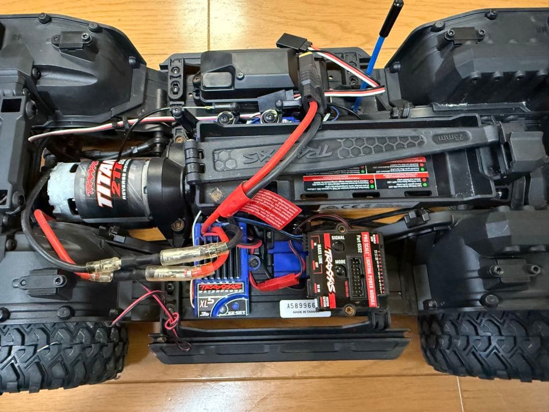 traxxas trx-4 bronco トラクサス 純正ライトユニット付き。