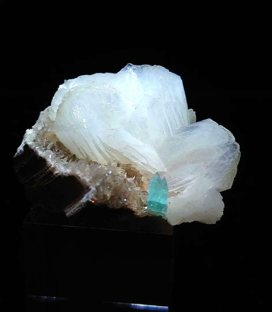 アポフィライト インド産 母岩付き 鉱石 鉱物 ミネラル 標本 原石 犬牙状 ⑦