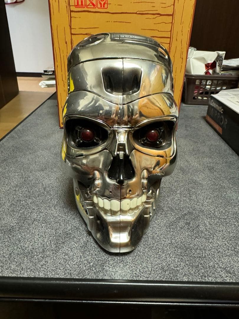 TSUTAYA当選非売品ターミネーター超金庫