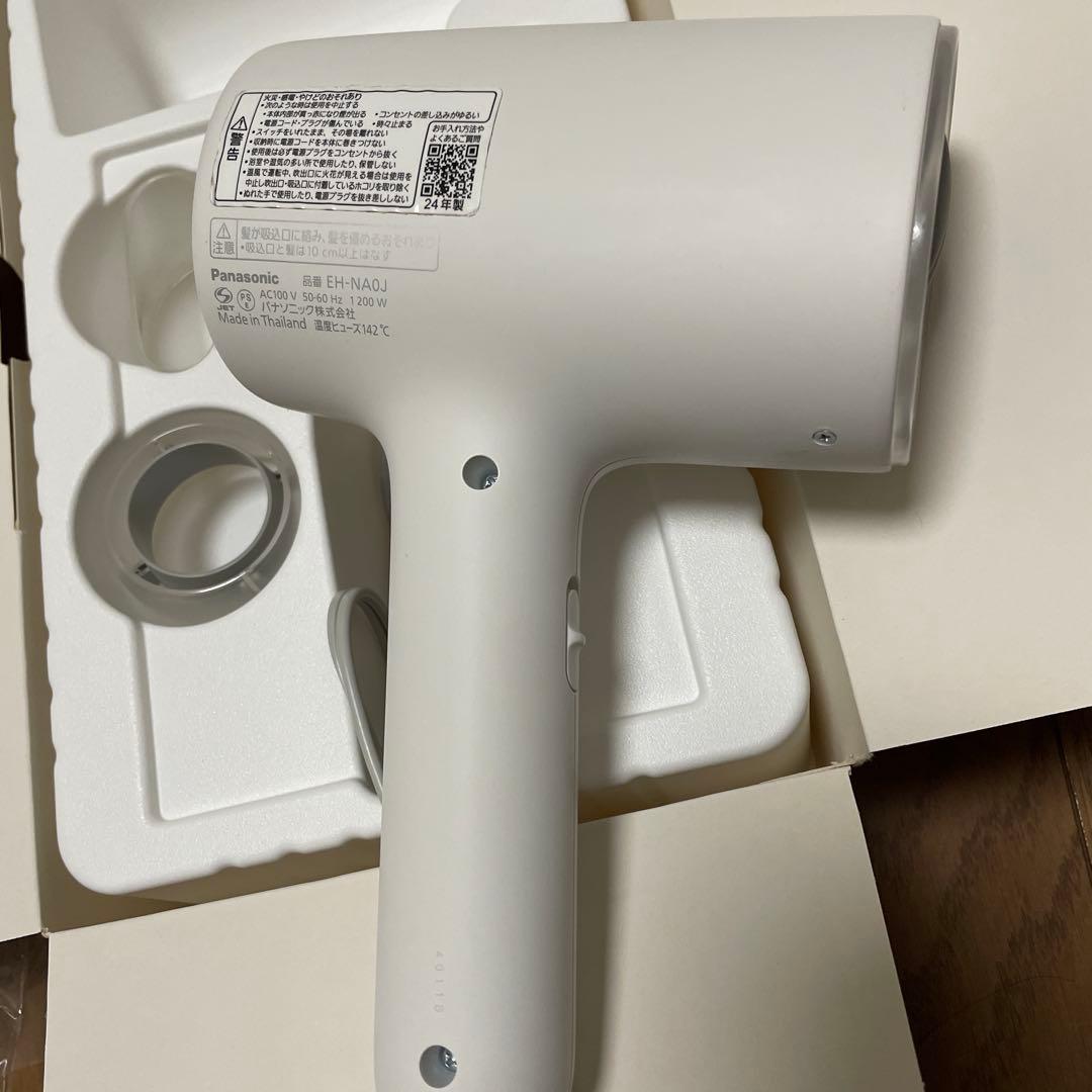 ジャンクPanasonic EH-NA0J-W ウォームホワイト　ヘアドライヤー