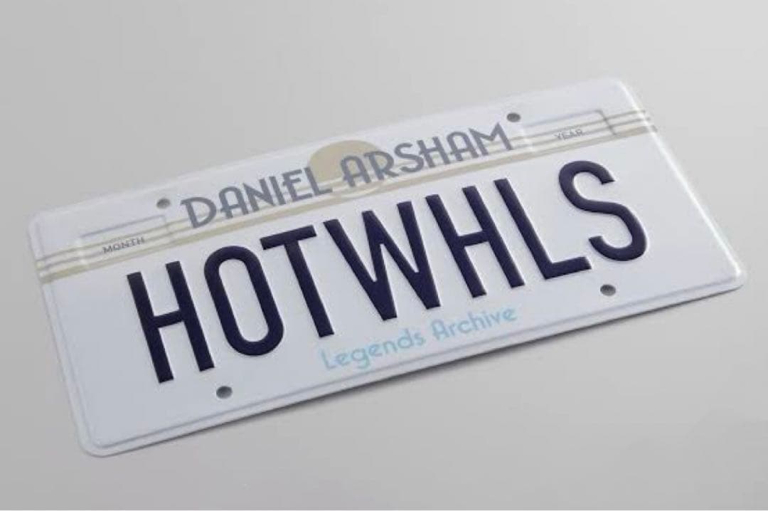 ミニカー Hot Wheels x Daniel Arsham LICENSE PLATE