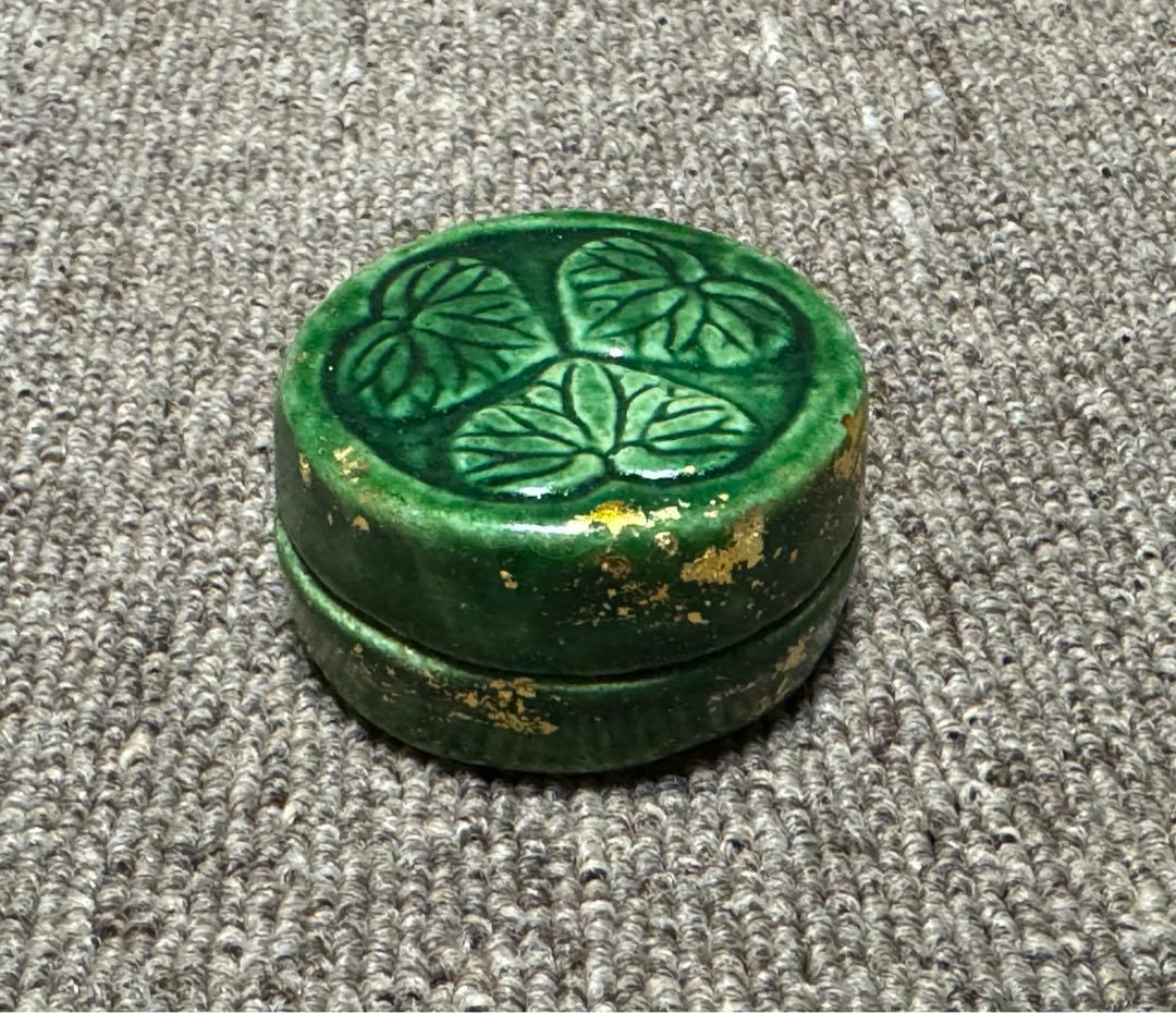 三つ葉葵 葵紋 香合 楽入造