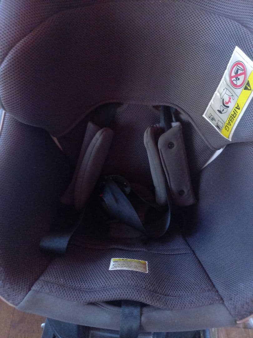モユキ　Combiチャイルドシート※ダメージ品