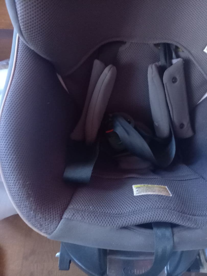 モユキ　Combiチャイルドシート※ダメージ品