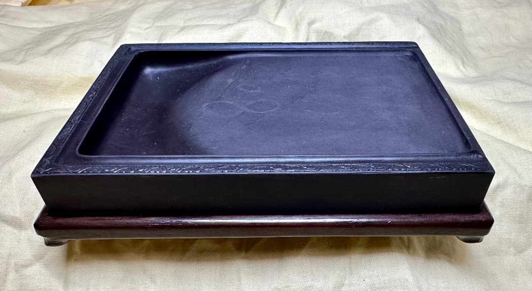 中国・高級「端硯 」・方型・ ケース付き・ 書道用具。