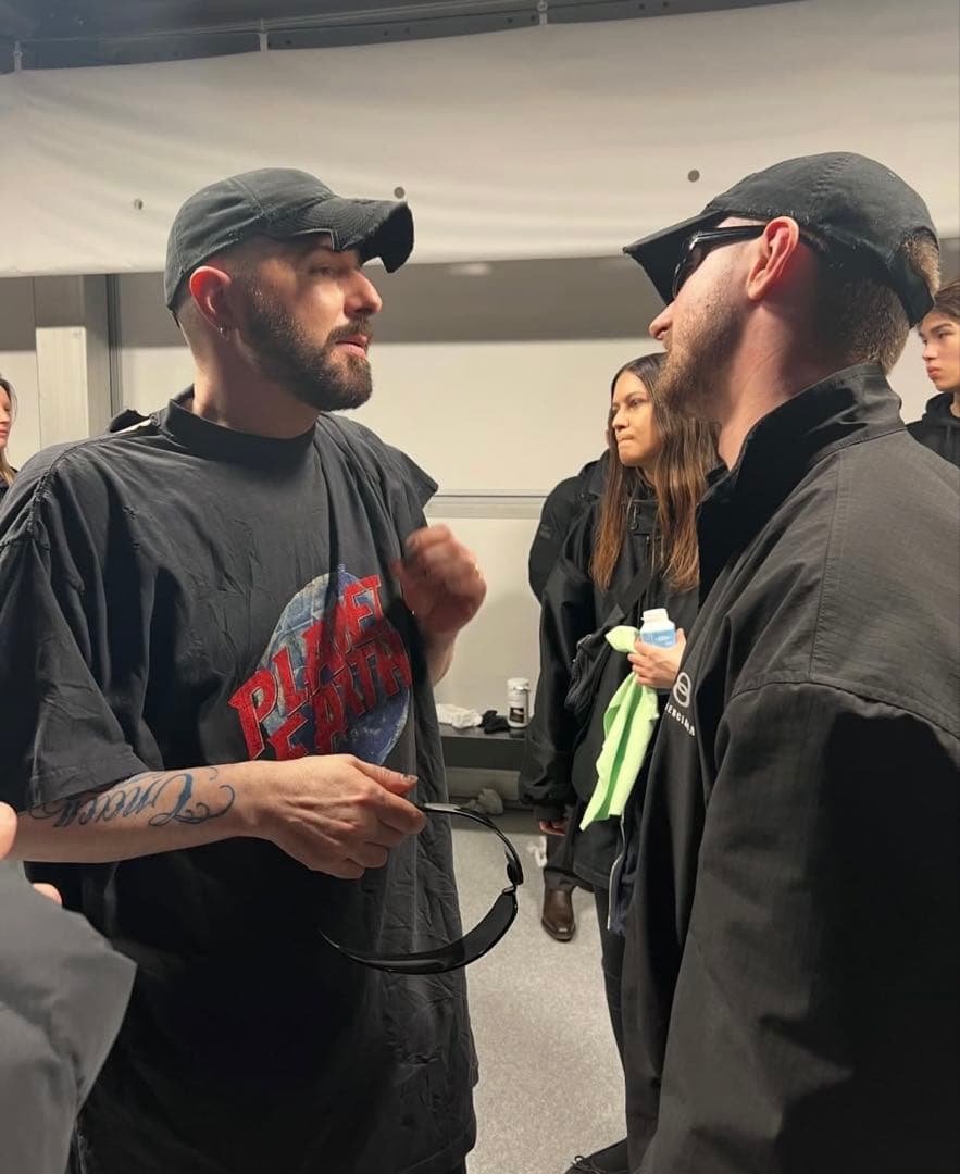 BALENCIAGA PRANET EARTH ダメージ加工 Tシャツ